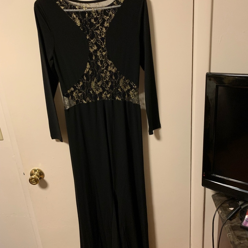 Only worn on e to charity event. Absolutely beautiful